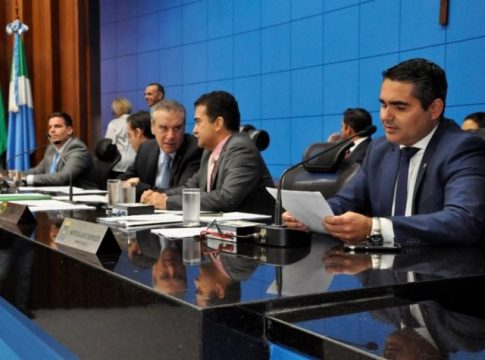 Deputados aprovam projeto que proíbe dar nome de torturadores a ruas