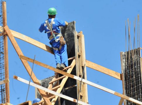 Melhora a confiança da indústria da construção, aponta CNI