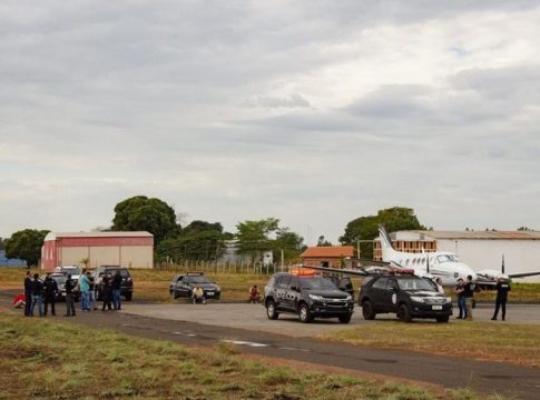 Em operação, polícia descobre comércio clandestino de combustível de aviação
