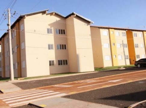 Governo do Estado garante moradia digna para 180 famílias de Dourados