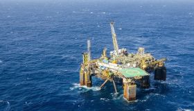 Bolsonaro anuncia redução no preço da gasolina nas refinarias