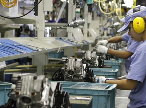 Produção industrial e capacidade instalada sobem em maio, diz CNI
