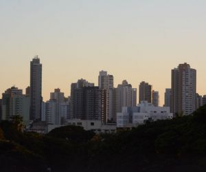 Tempo seco continua e Inmet alerta para baixa umidade do ar em MS