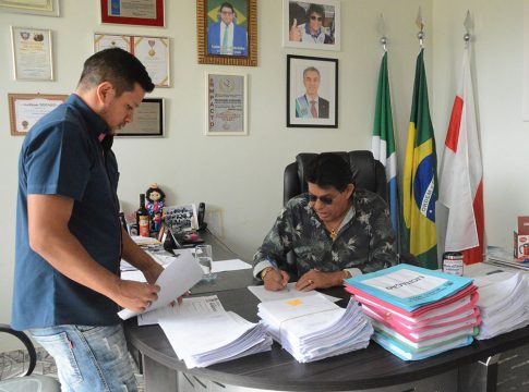 Prefeito renegocia dívida de gestão anterior para “limpar” nome de Mundo Novo