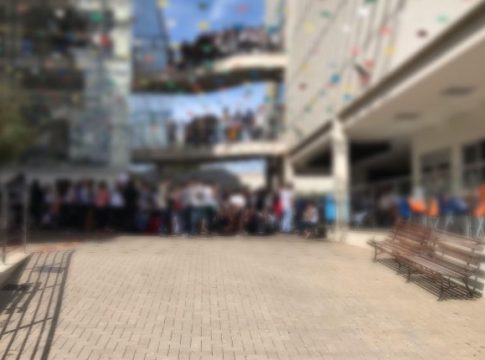 Acusado de assédio sexual por alunas diz que demissão foi ‘abusada e ilegal’