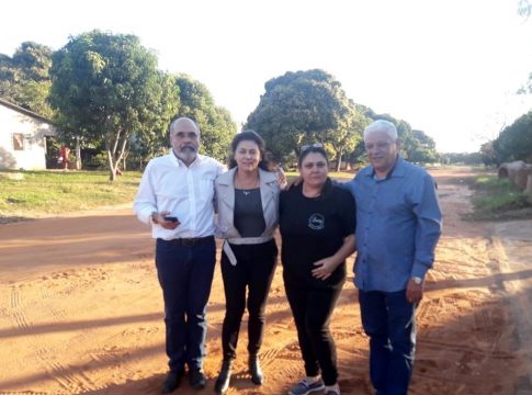 Patrícia e Jesus anunciam retomada do asfalto na Vila Rosa