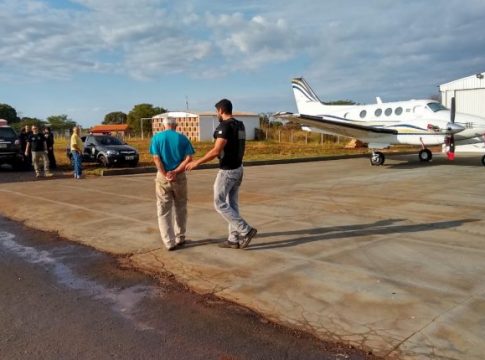 Piloto suspeito de forjar sequestro para resgatar membro do PCC deixa prisão