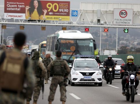 Sequestrador estava em surto psicótico e ameaçou incendiar o ônibus