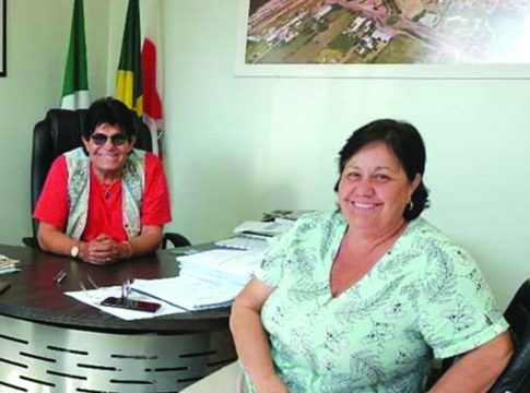 Prefeitura e Governo entregam 35 títulos de propriedade a moradores do Jardim Estrela