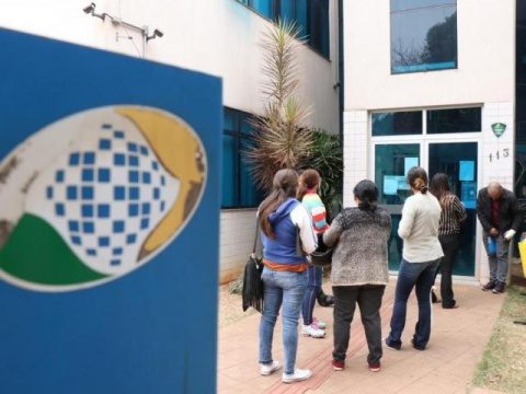 Agência do INSS continua fechada após furto de cabos de energia