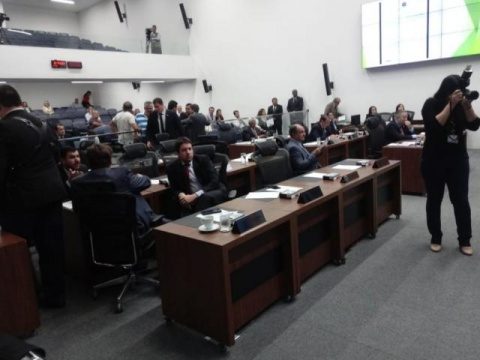 Deputados aprovam criação de farmácia veterinária popular em MS