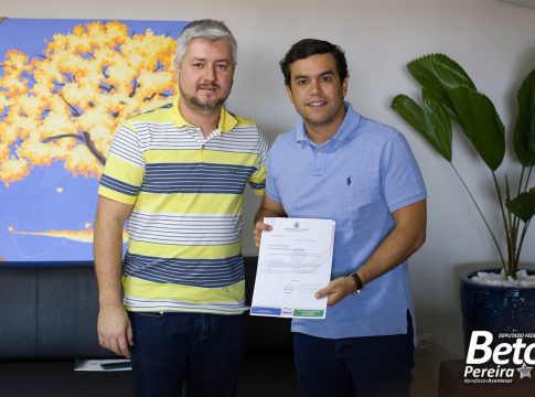 Vereador Jeffinho solicita aquisição de placas geradoras de energia solar para HSF