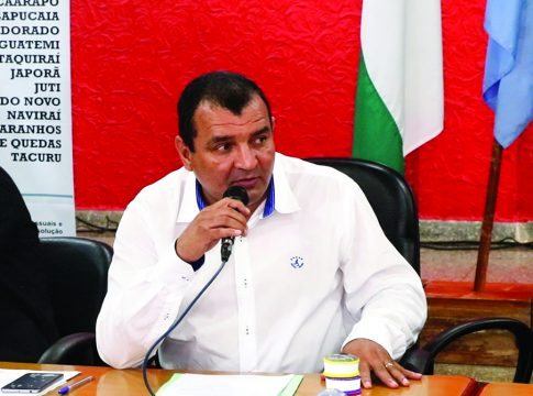Governador e prefeitos assinam contratos de R$ 23 milhões para rede de esgoto