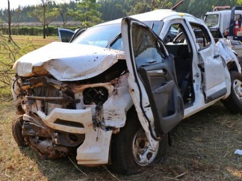 Durante perseguição, traficante capota caminhonete com 800 kg de maconha