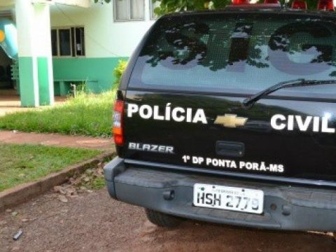Homem invade casa e mulher é estuprada enquanto dormia