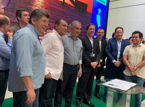 Deputado Lídio prestigia assinatura de convênios de saneamento com 16 cidades