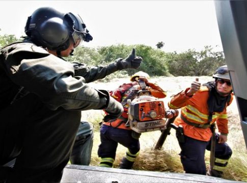 Helicópteros entram em operação no combate às queimadas no Pantanal