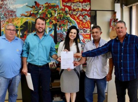 Mano e Ney solicitam apoio do Governo do Estado para evento gospel de Itaquiraí