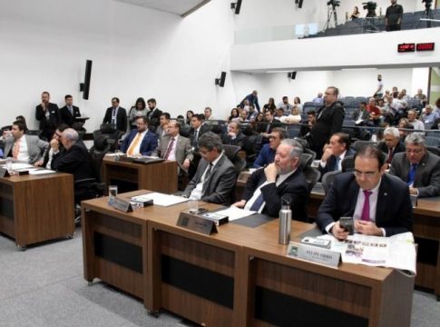 Deputados querem debater mudanças em conselho que avalia ICMS