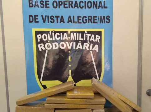 Menor é flagrado com mais de 50kg de maconha dentro de ônibus