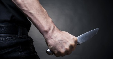 Homem é levado para a delegacia após ameaçar matar a ex-mulher e os quatro filhos