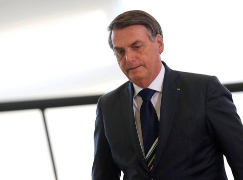 Bolsonaro deve receber alta em até seis dias, diz cirurgião