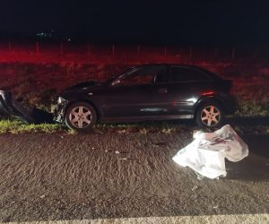 Motoqueiro morre ao ser atingido por carro na BR-262