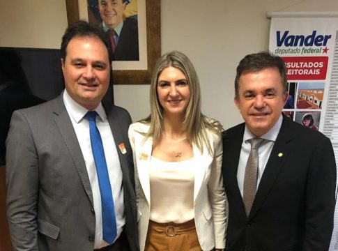 Em Brasília vice-prefeita Fabiana busca recursos junto a deputados e senadores