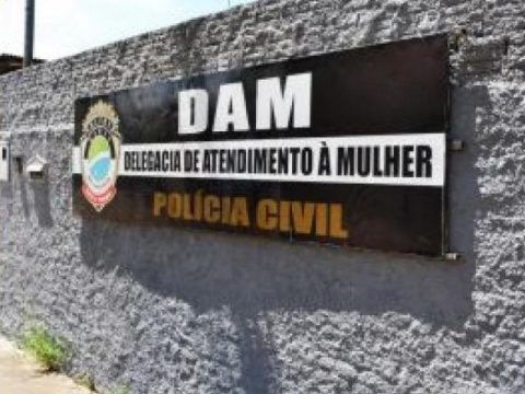 Avó denuncia e padastro é preso sob suspeita de abusar de 3 crianças