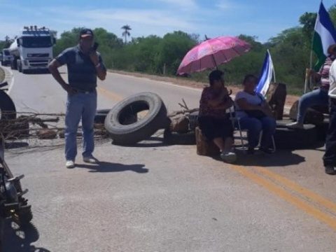 Bloqueio de manifestantes bolivianos chega mais perto de Corumbá
