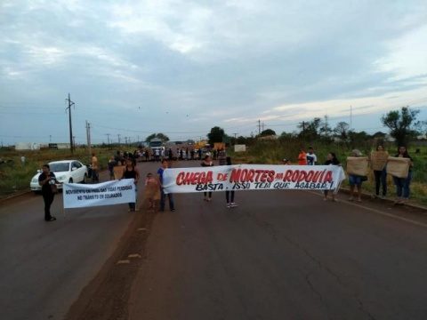 Rodovia estadual tem outro bloqueio, agora em protesto contra acidentes