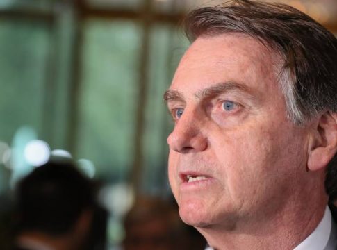 Chineses não precisarão mais de visto para entrar no Brasil, anuncia Bolsonaro