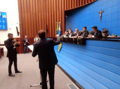 Aprovada a proibição de copos, pratos e talheres plásticos no comércio