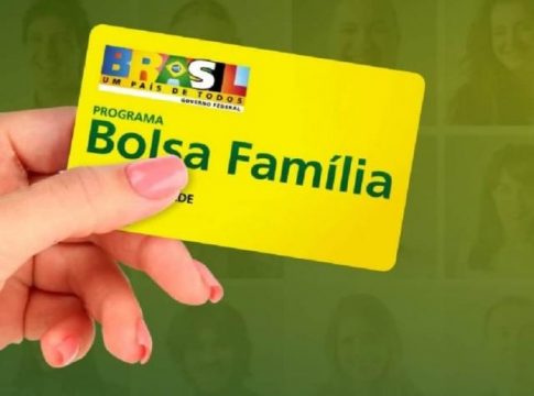 Bolsonaro confirma promessa e anuncia 13º do Bolsa-Família