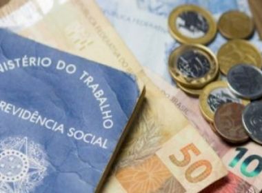 11% dos trabalhadores que cursaram faculdade ganham até 1 salário mínimo