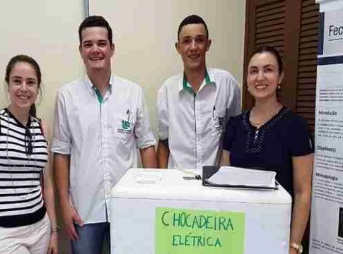 Projetos de alunos de escolas estaduais conquistam prêmios em feiras de ciência e tecnologia