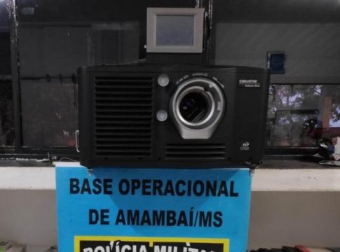 Polícia apreende na fronteira projetor de cinema avaliado em R$ 100 mil