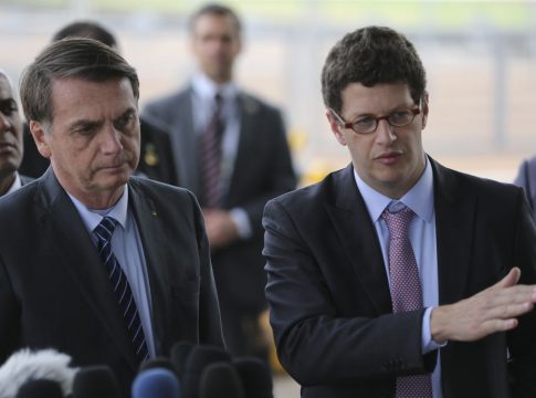Bolsonaro: petróleo pode ter sido despejado “criminosamente”