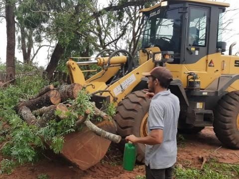 Após temporal com ventos de 131 Km/h, prefeitura decreta situação de emergência