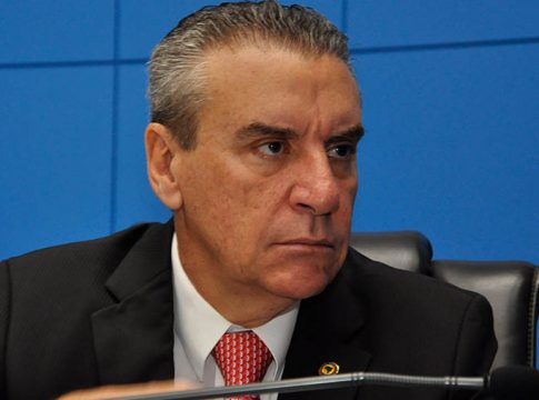 Paulo Corrêa mobiliza classe política contra proposta para taxar energia solar
