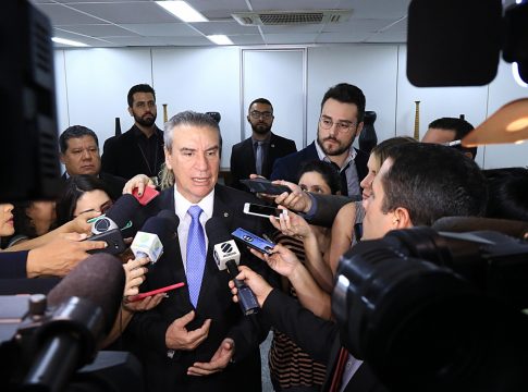 Assembleia recebe do governador reforma fiscal com quatro projetos