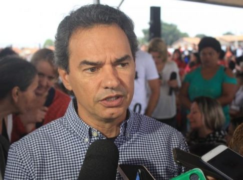 Cobrança de imposto vai impactar 2 centavos na passagem, diz prefeitura