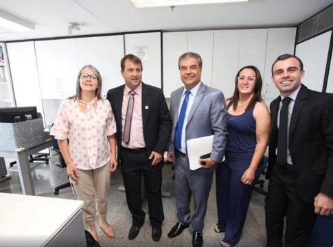 Prefeito Carlinhos cumpre agendas em Brasília