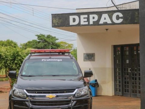 Motorista foge de local do acidente antes da polícia descobrir furto de carro