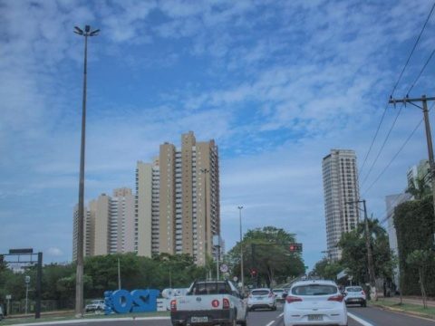 Semana começa com calor de 38°C e baixa umidade do ar em MS