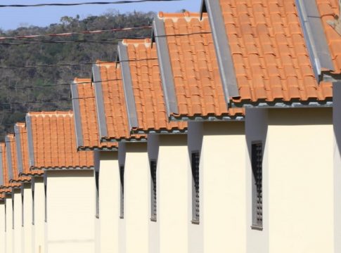 Publicada lei que anistia pequenas dívidas de ICMS e derruba imposto para casas populares