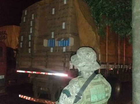 Bope apreende caminhão de cigarreiros com carga de R$ 300 mil