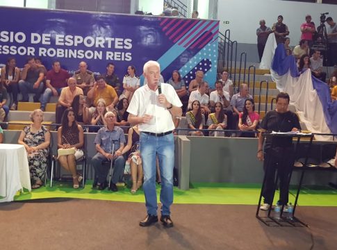 Reinaugurado em Guaíra o Ginásio de Esportes Professor Robinson Reis