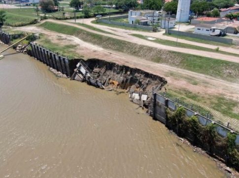 Com risco de faltar água, prefeito formaliza emergência por barreira rompida