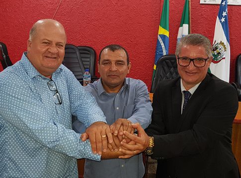 Bispo sai de cabeça erguida e declara apoio a candidatura de Paulão